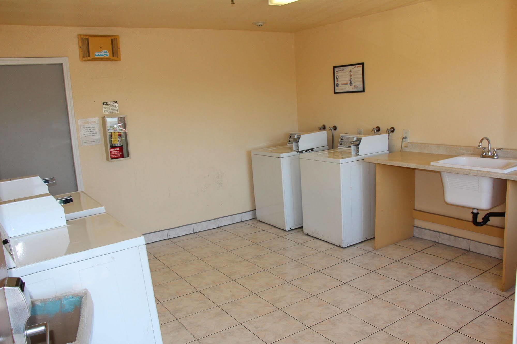 Budget Inn Anaheim/Santa Ana Extérieur photo
